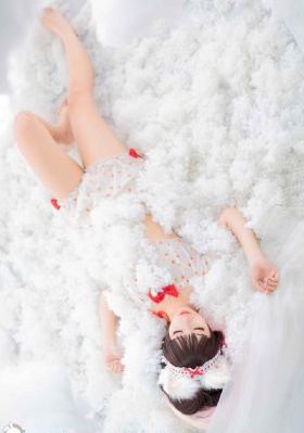 女女百合舌伸湿润腿间电影_1080免费高清观看